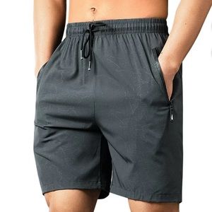 Men’s dark gray zip pocket athletic cargo shorts size medium